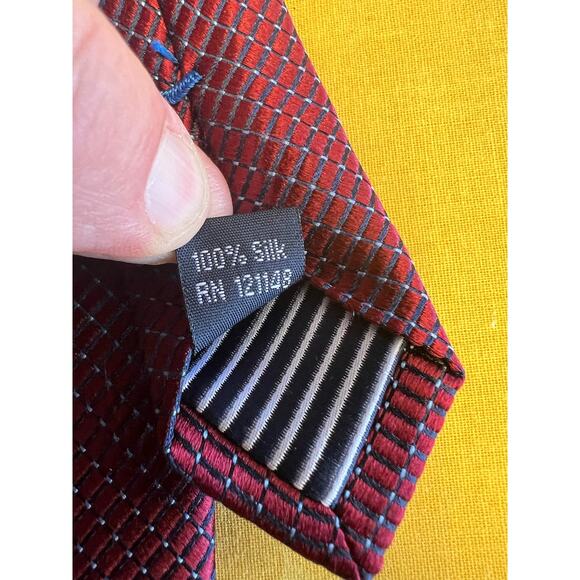 Nautica Red Subtle Geometric Print Silk Tie - Picture 3 of 5